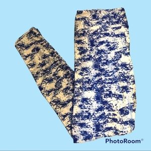 LuLaRoe Tall & Curvy leggings abstract blue on white print polyester/spandex